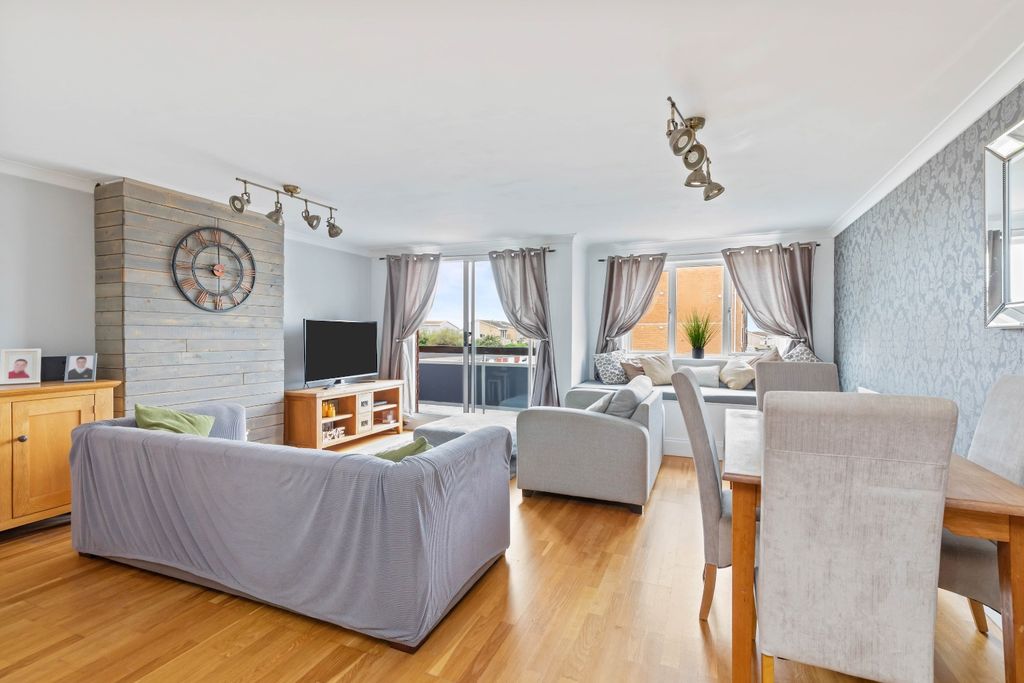 Property photo 2 of 15 5063263