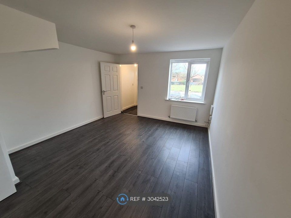Property photo 3 of 13 Living Room