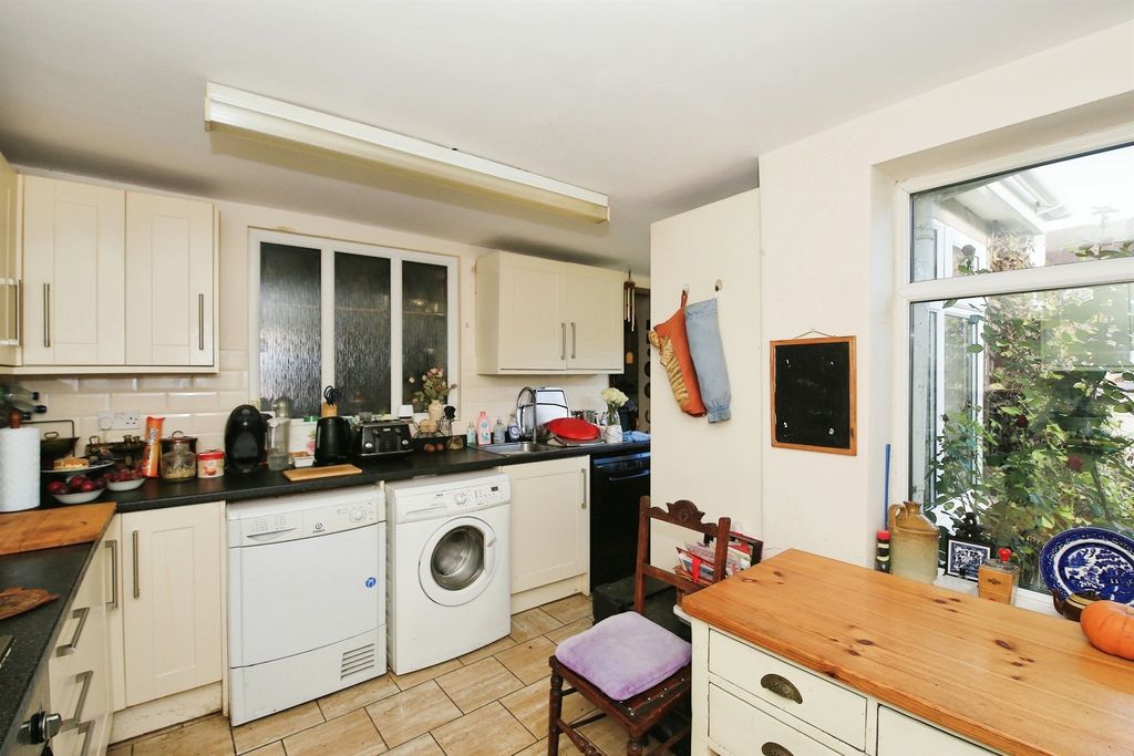 Property photo 3 of 15