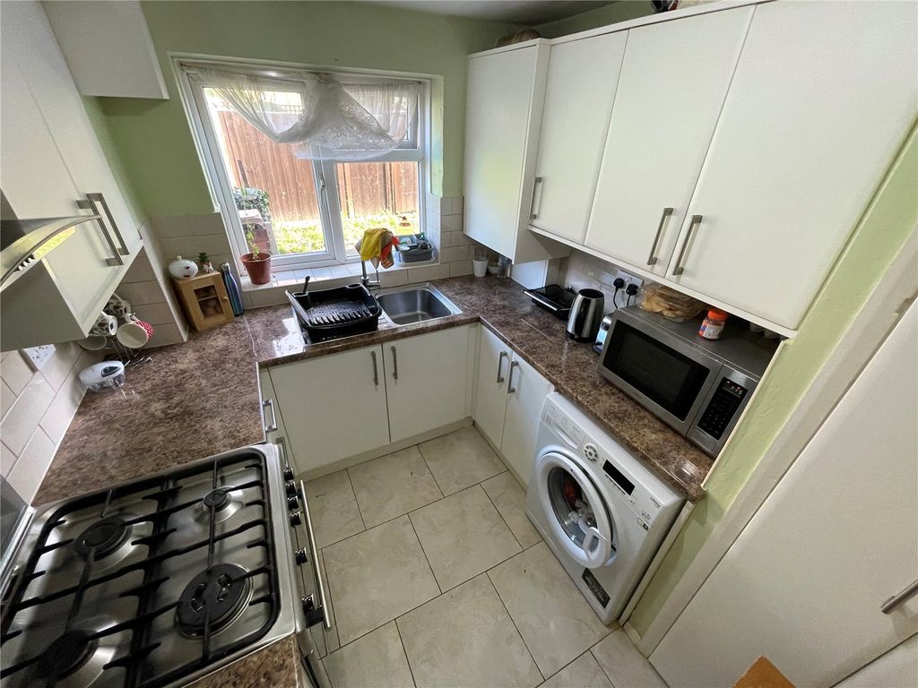 Property photo 3 of 7 Kitchen