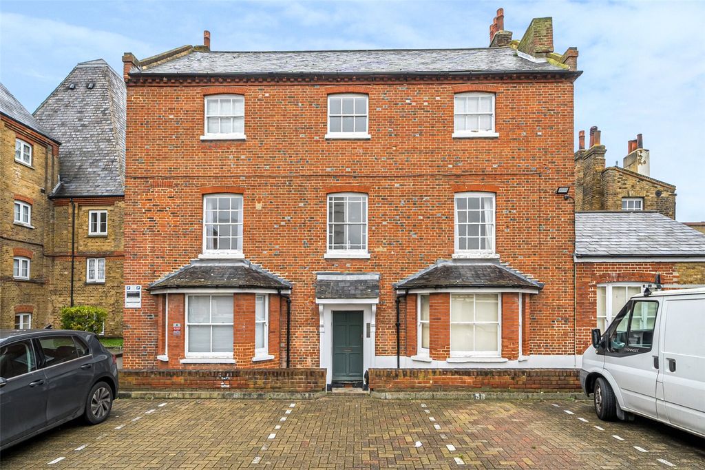 Property photo 1 of 13 External