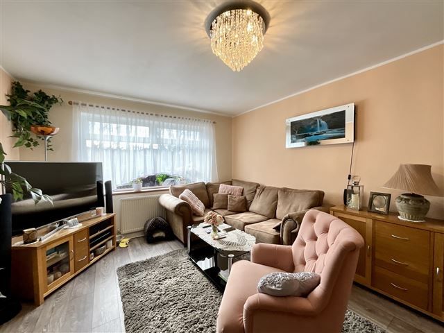 Property photo 3 of 16 Lounge