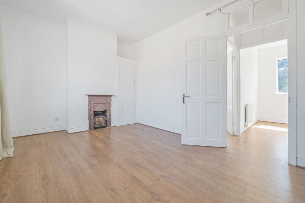 Property photo 1 of 17 Picture No. 03