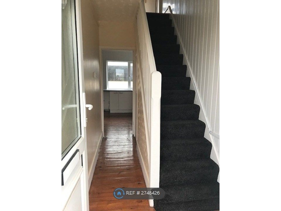 Property photo 2 of 35