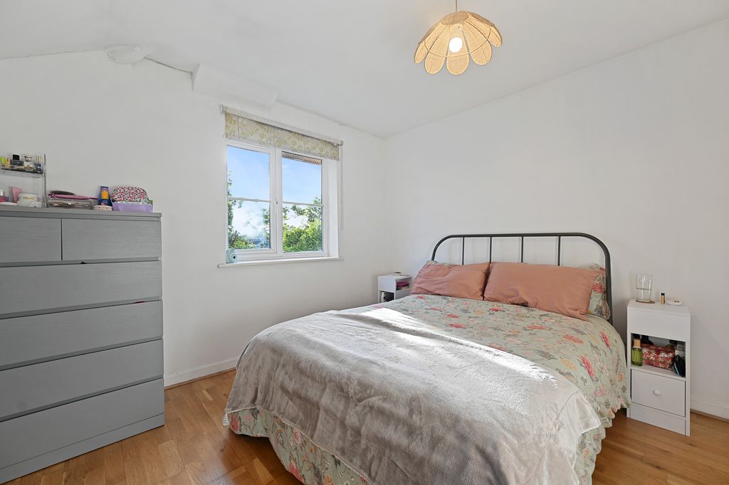 Property photo 2 of 9 Cs - 7 Elizabeth Mews - 12 (1)