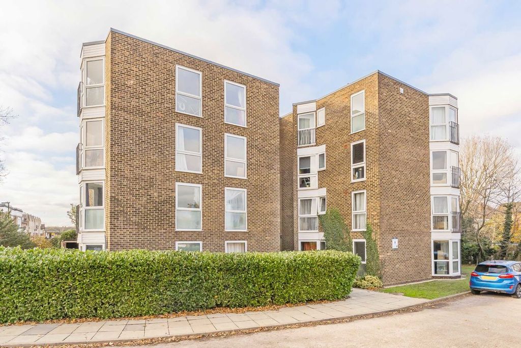 Property photo 1 of 6