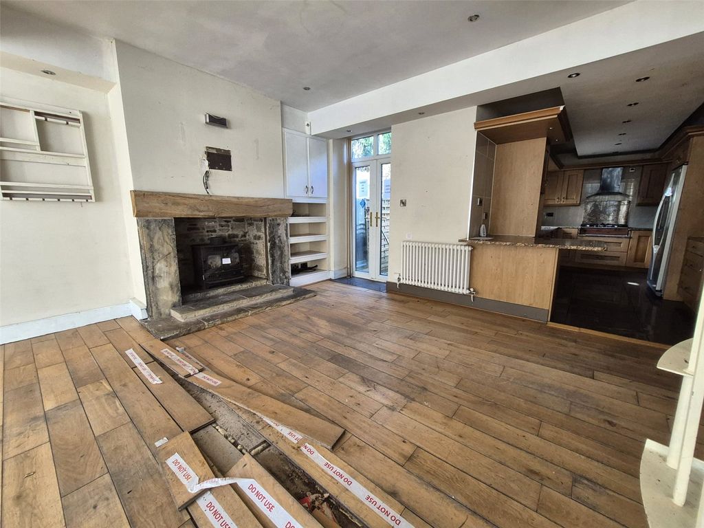 Property photo 3 of 18 Picture No. 04