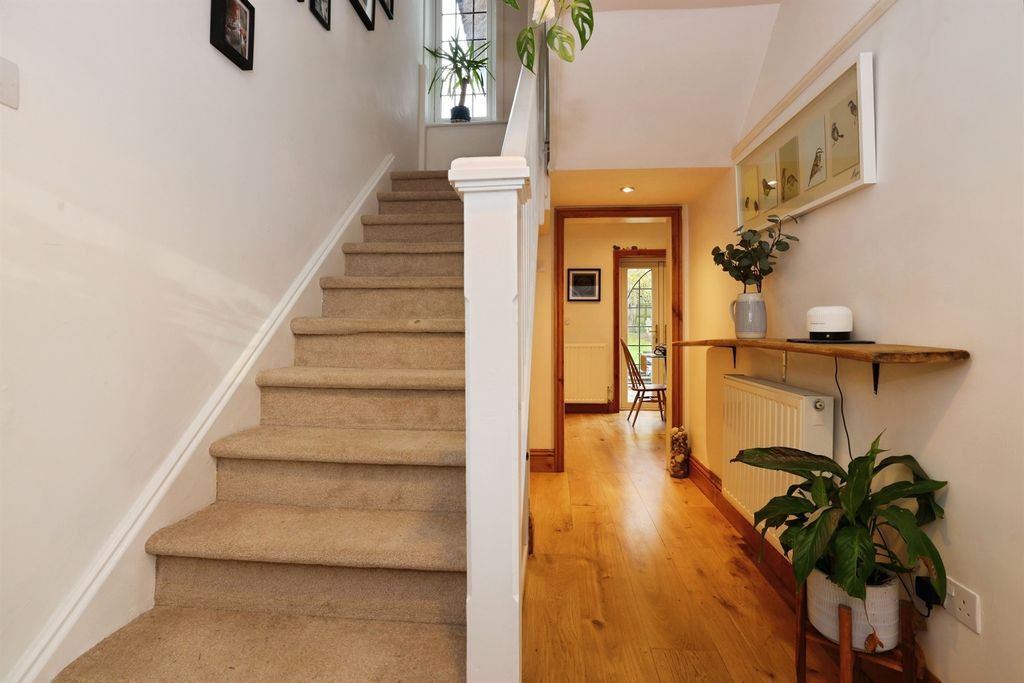 Property photo 3 of 23