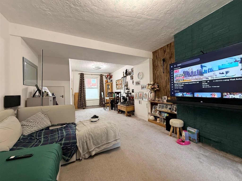 Property photo 3 of 15 Open Plan Lounge/Dining Room