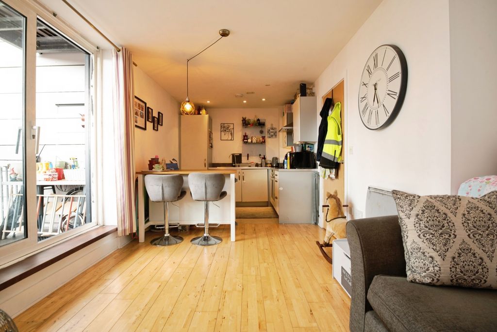 Property photo 1 of 10 Living/Dining Area