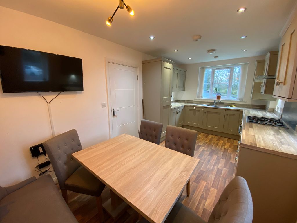 Property photo 2 of 15 Kitchen