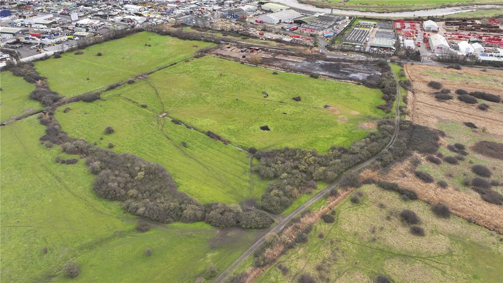 Property photo 1 of 30 Picture No. 15