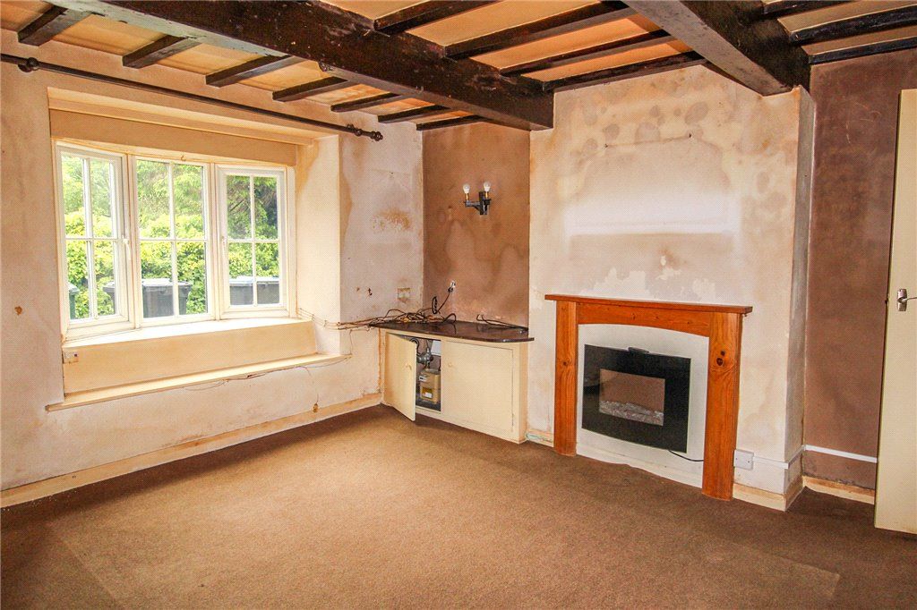 Property photo 2 of 8 Sitting Room