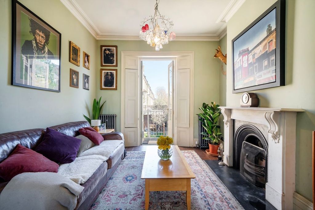 Property photo 2 of 14