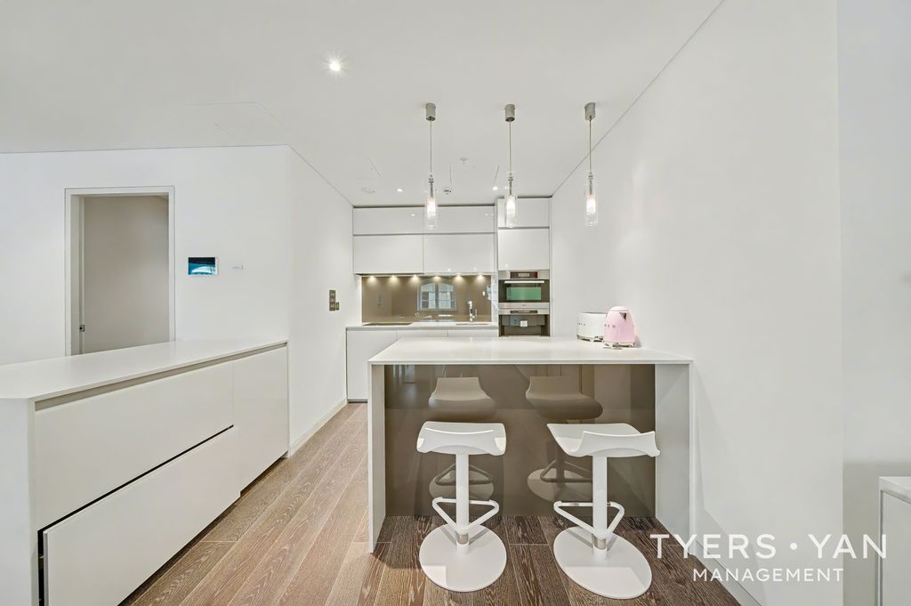 Property photo 2 of 19 Kitchen