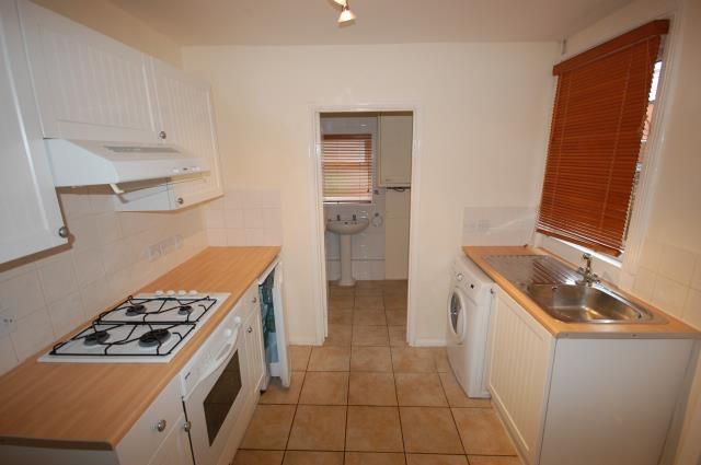 Property photo 1 of 6 Kitchen
