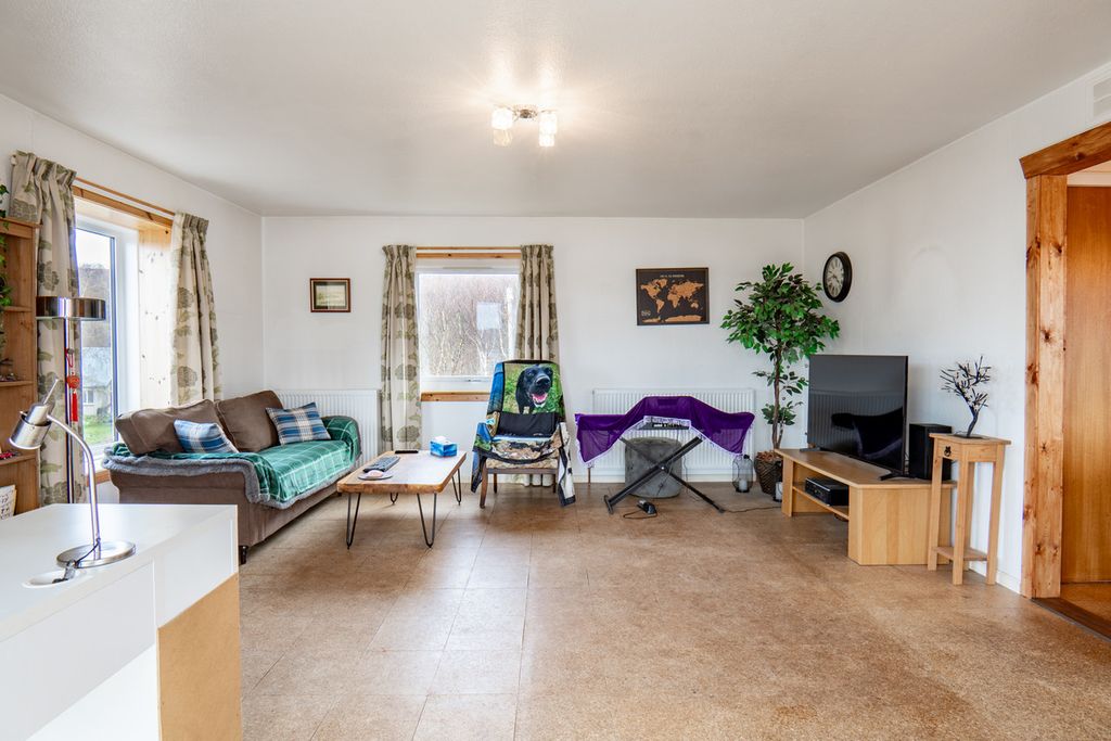 Property photo 3 of 43