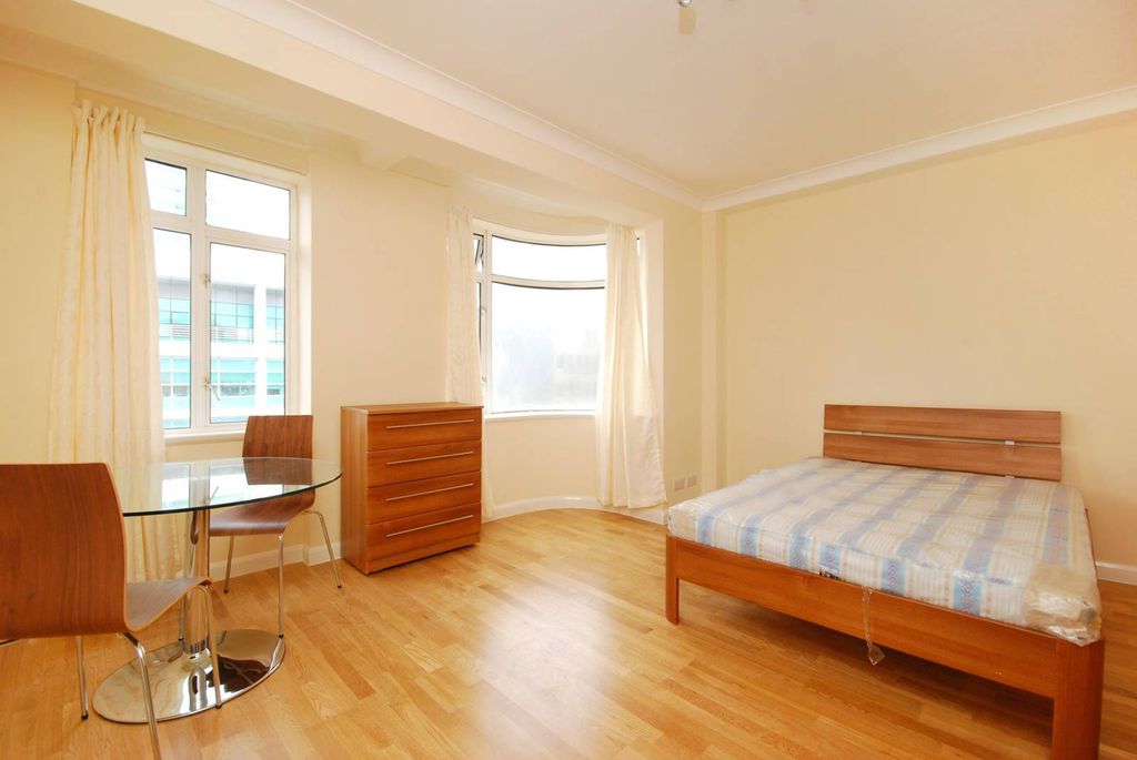 Property photo 1 of 4