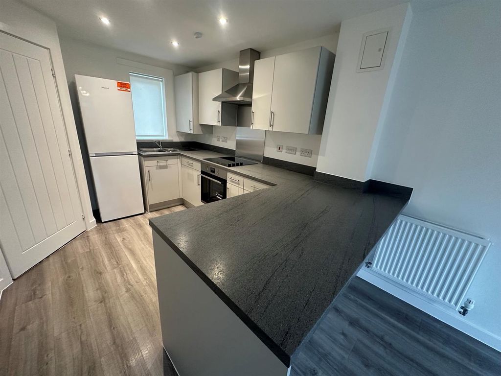 Property photo 2 of 10 Kitchen 60 Field Fare.Jpg