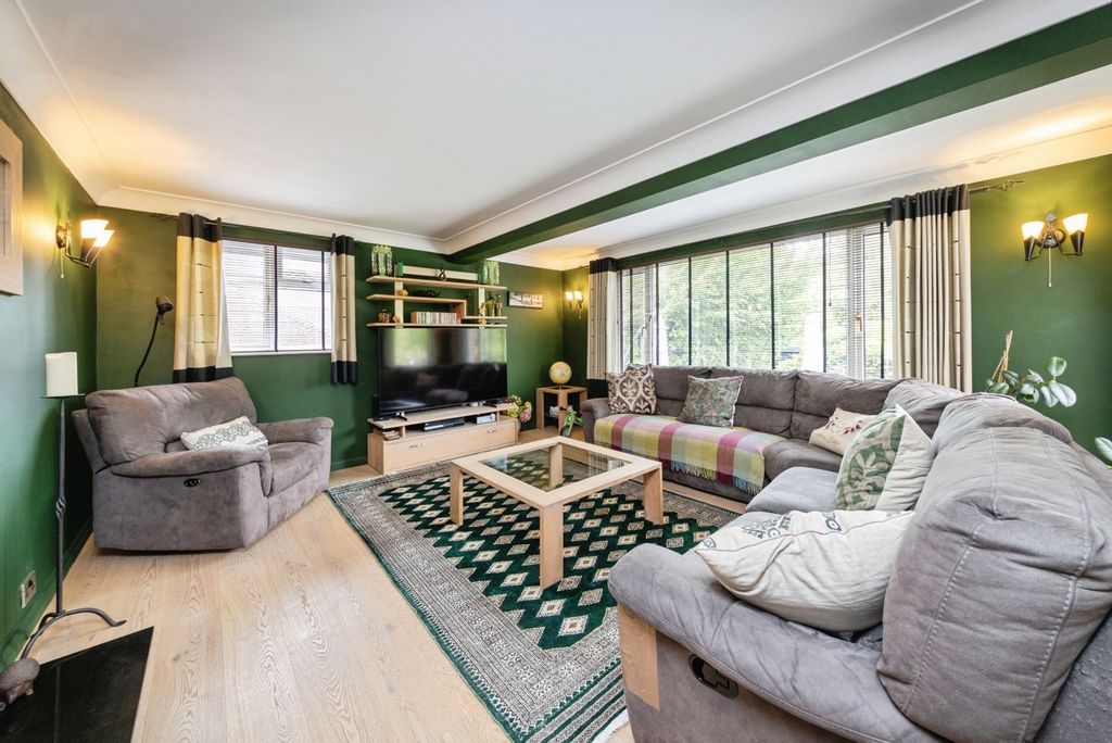 Property photo 3 of 28 Pbox-Img.Jpg