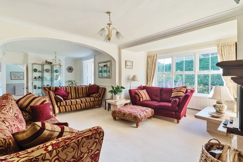 Property photo 2 of 26 Sitting Room