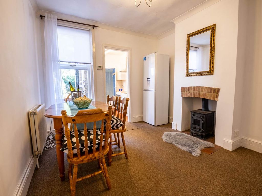 Property photo 2 of 14 62_St_Peters_Grove_Canterbury-13