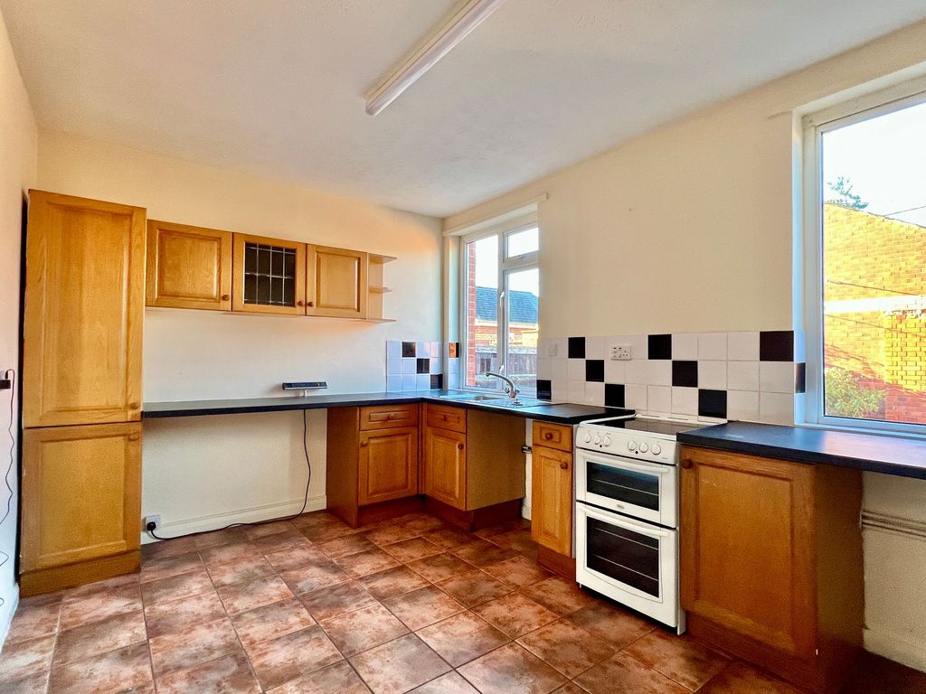 Property photo 3 of 19 Kitchen Dining Room