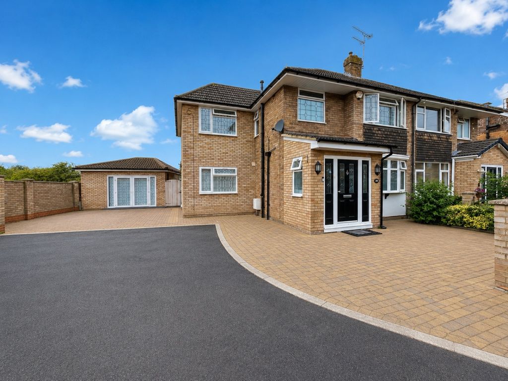 Property photo 1 of 18 5301570