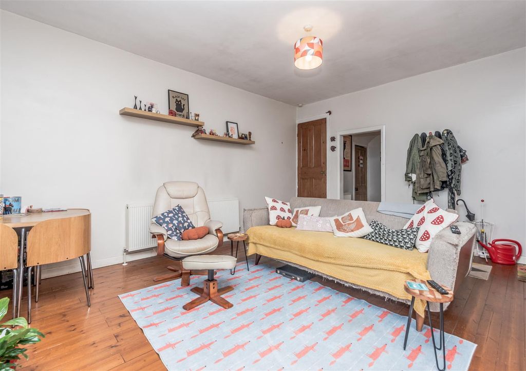 Property photo 2 of 19 Living Room: