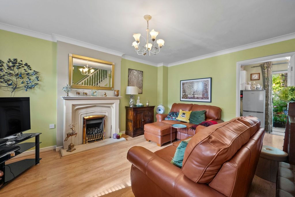 Property photo 2 of 35