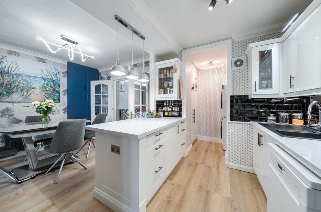 Property photo 3 of 14 1498274 (4)