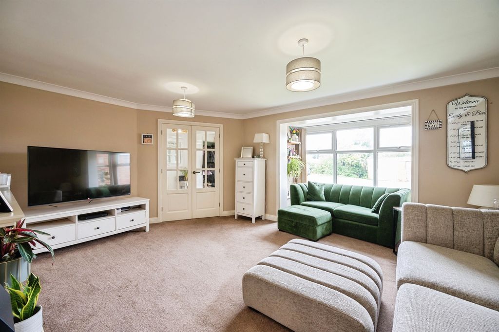 Property photo 2 of 17