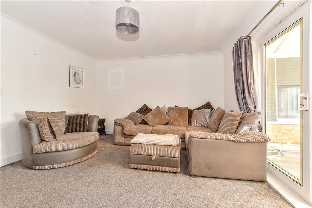 Property photo 2 of 10 Lounge