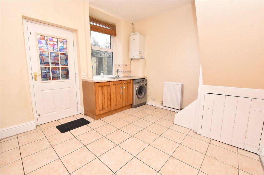 Property photo 3 of 15 Kitchen