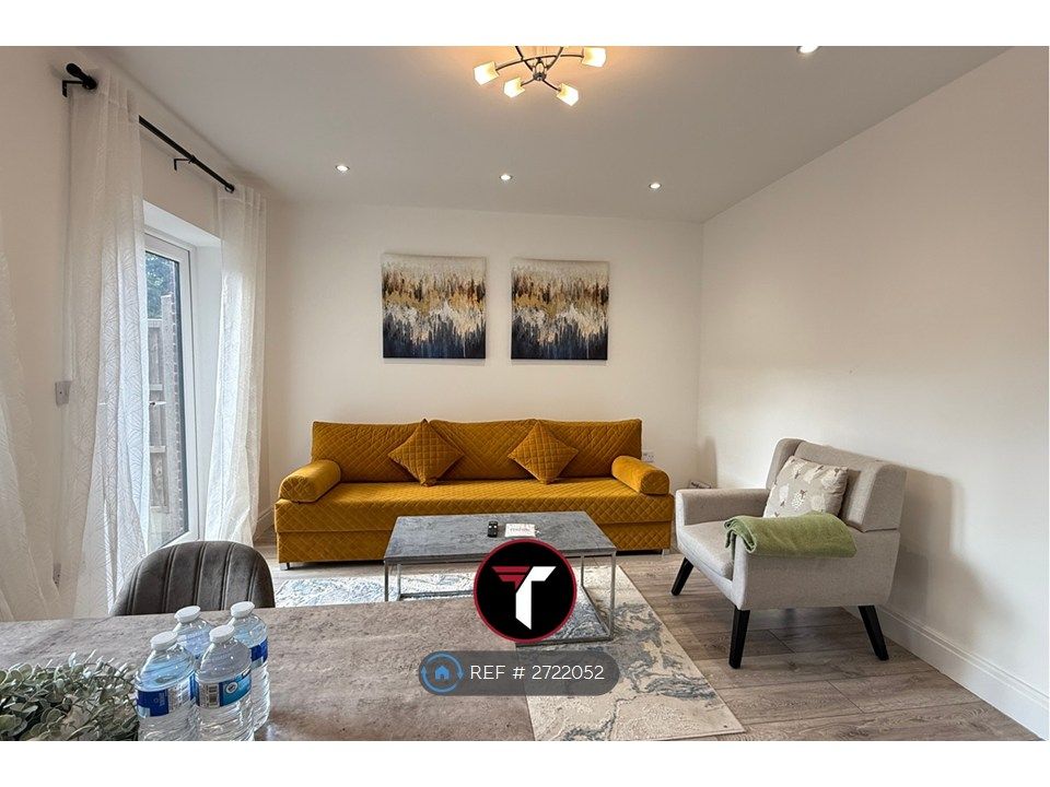 Property photo 3 of 13 Living Room