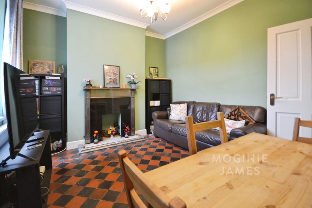Property photo 3 of 10 Pbox-Img.Jpg