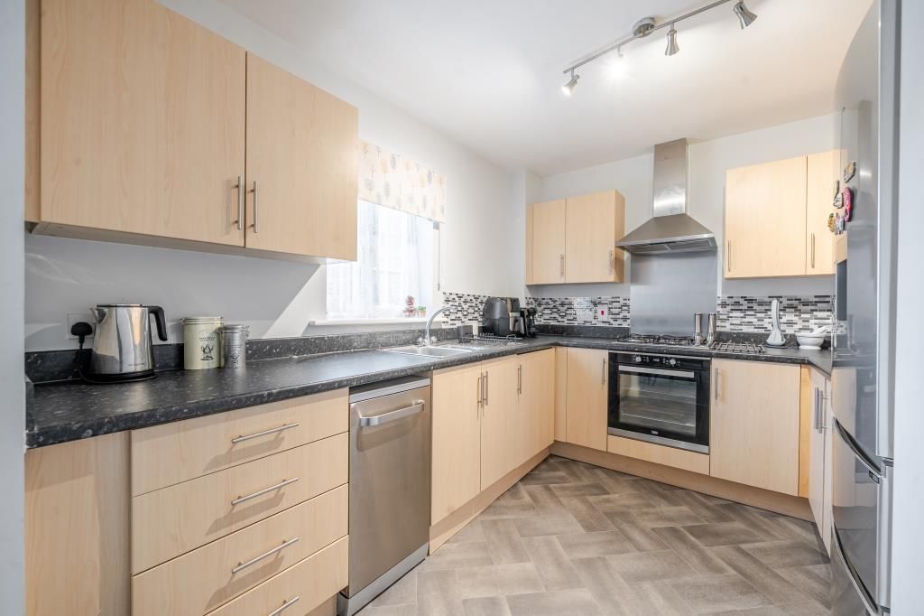 Property photo 3 of 20 Kitchen