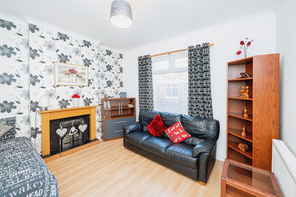 Property photo 3 of 17