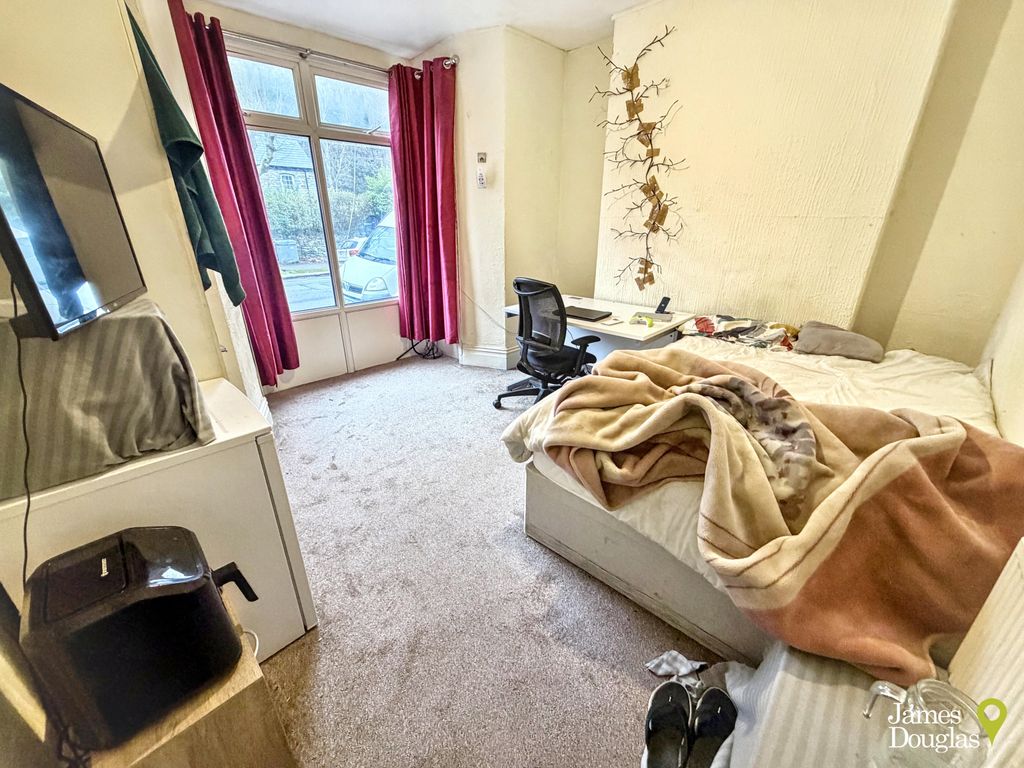 Property photo 2 of 20 Bed1 (2)