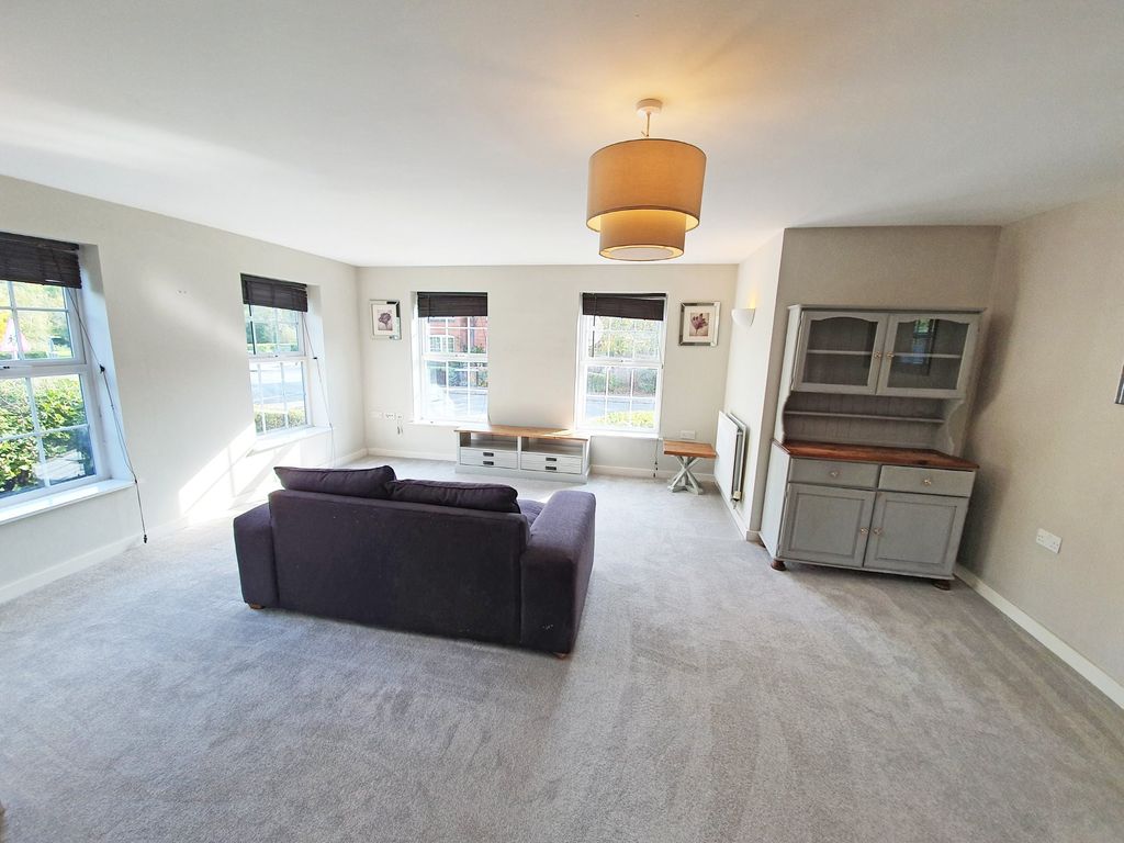 Property photo 3 of 9 Lounge/Dining Room