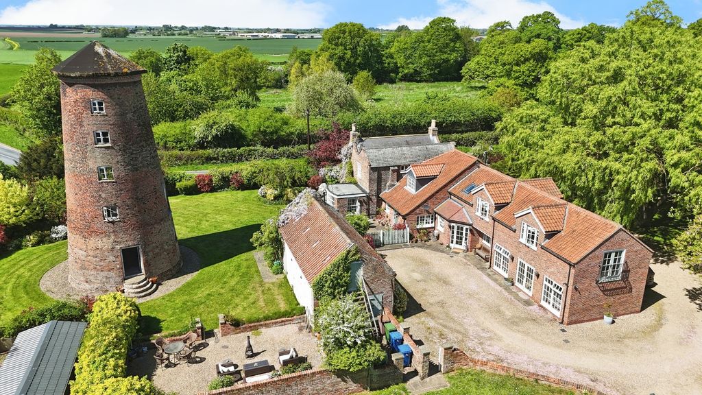 Property photo 1 of 33 2991750