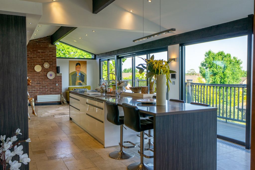 Property photo 3 of 53