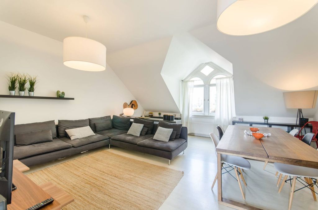 Property photo 2 of 8