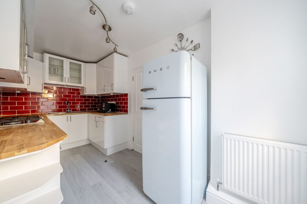 Property photo 3 of 12 1502627-14-6A74Ab...