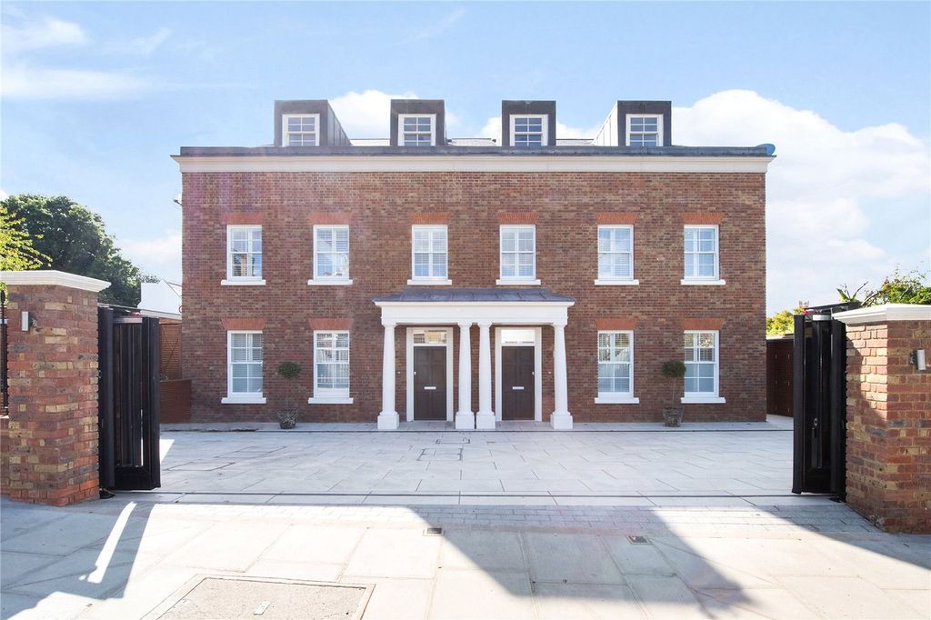 5 bed semi-detached house to rentKings Road, Richmond TW10