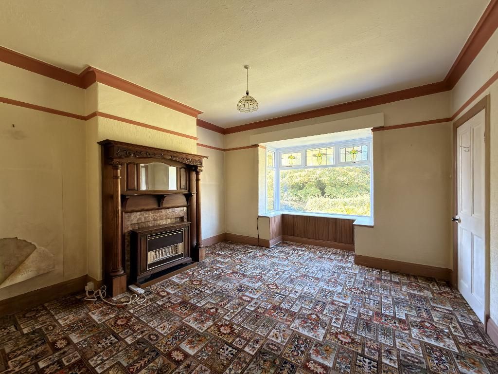 Property photo 3 of 20 Lounge