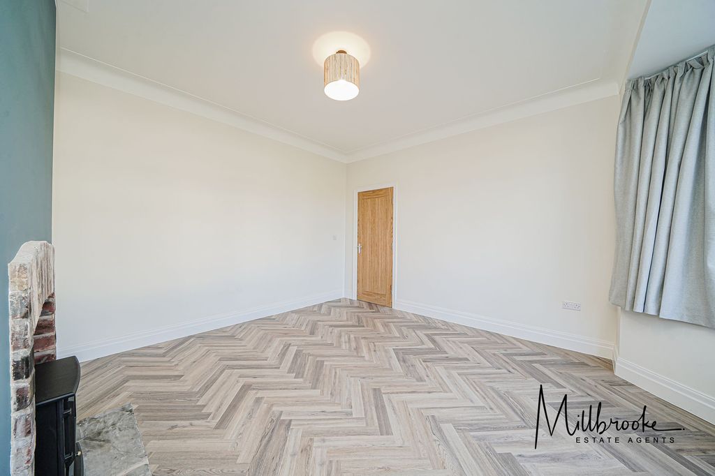 Property photo 3 of 41