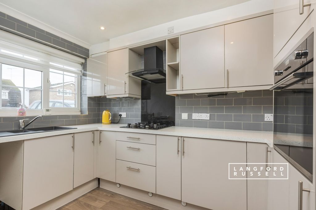 Property photo 2 of 11 037Bad3d-Fed5-F01...