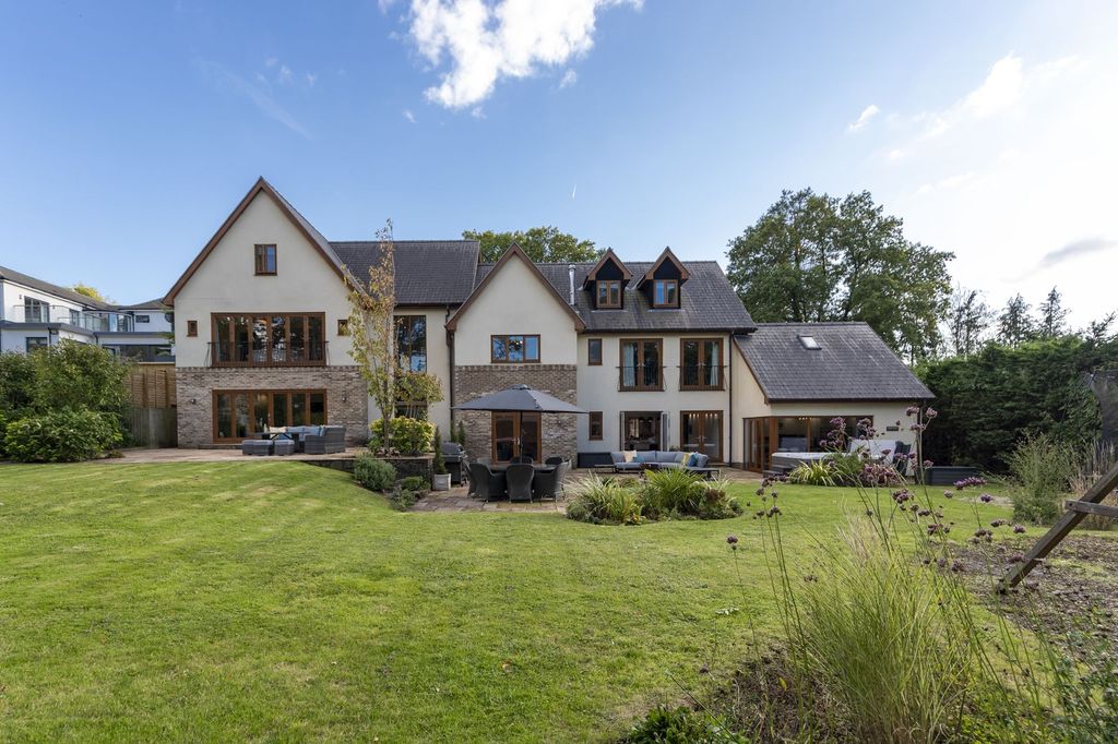 Property photo 1 of 52 P044415_01.Jpg