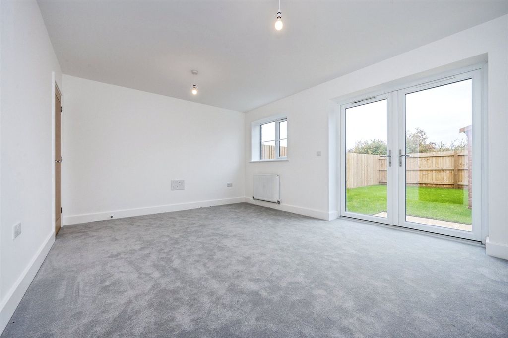 Property photo 3 of 8 Picture No. 31